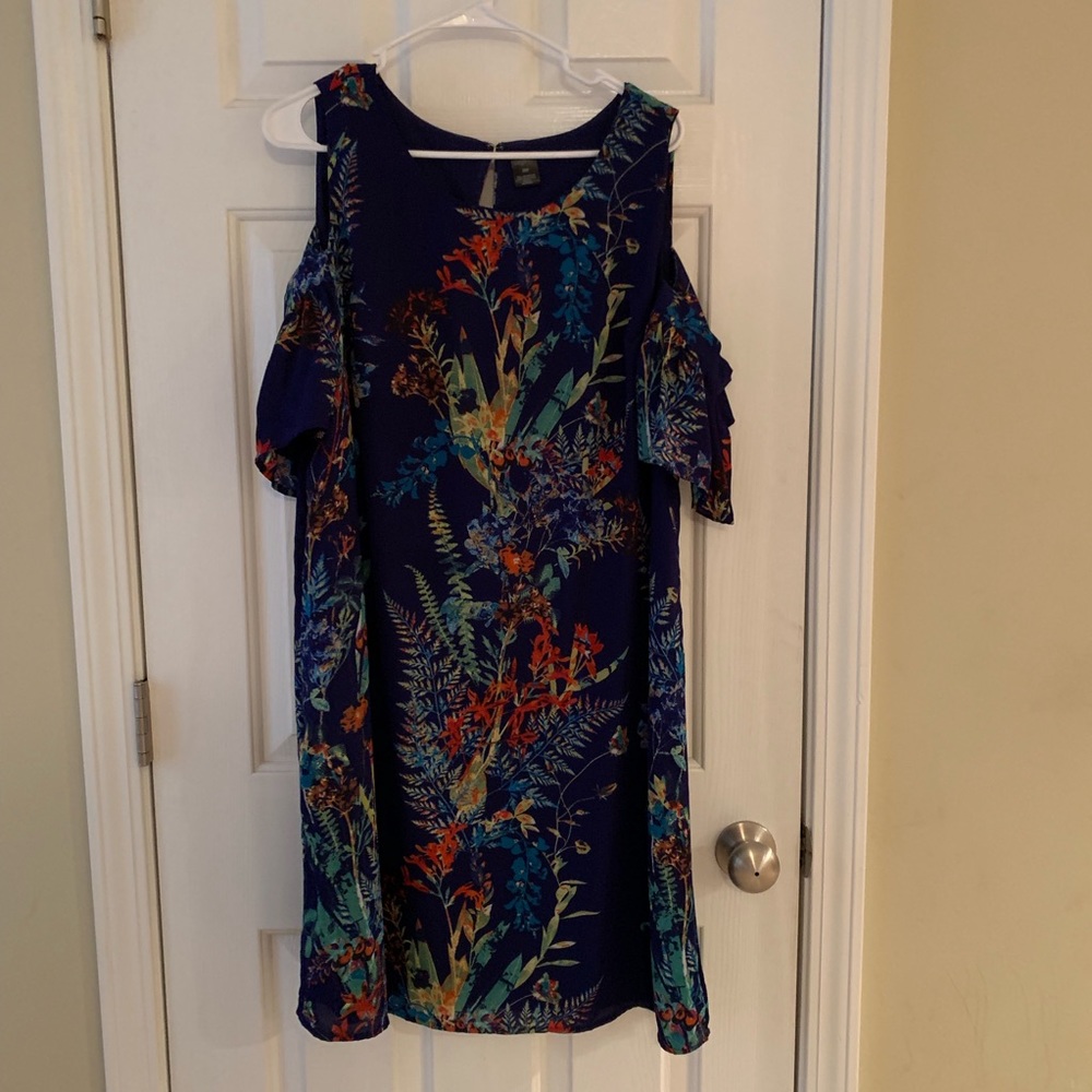Patterned Cold Shoulder Shift Dress